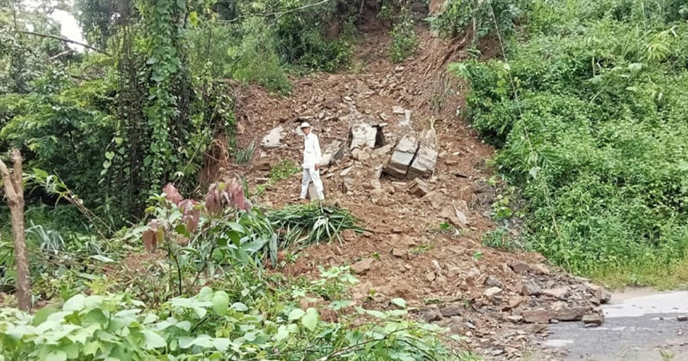 সাজেক-বাঘাইহাট সড়কে পাহাড় ধস, যানবাহন চলাচল বন্ধ