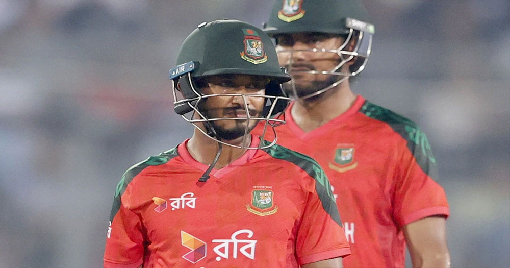 ব্যাটিং বিপর্যয়ে বাংলাদেশ, ২৫ রানেই নেই ৫ উইকেট