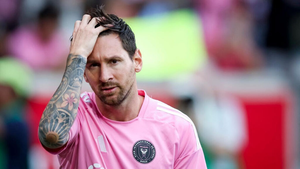 নিষেধাজ্ঞায় পড়তেই হলো মেসিকে