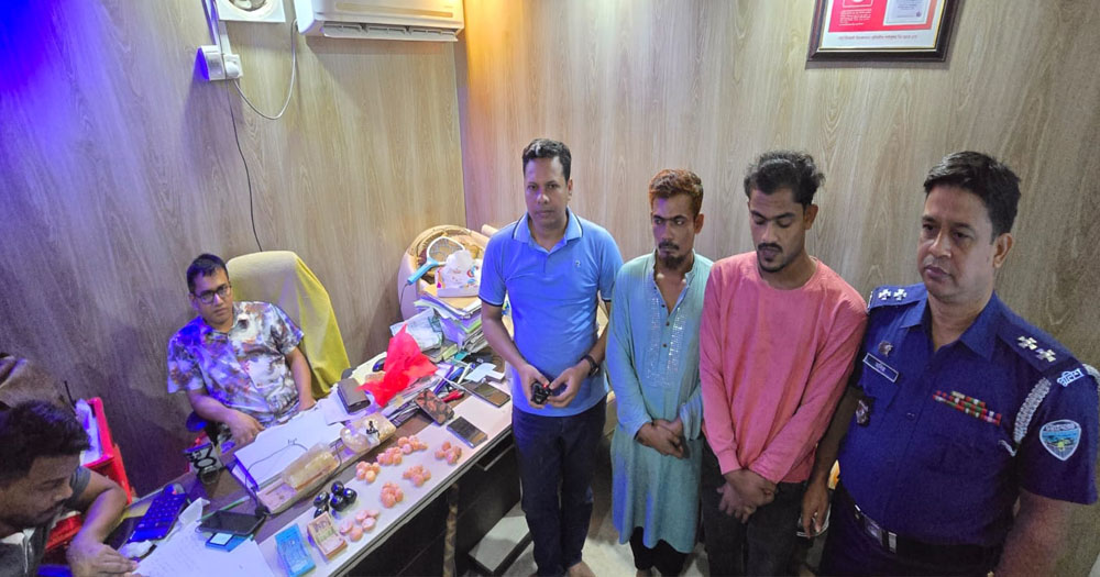 নোয়াখালীতে ৬ হাজার পিস ইয়াবাসহ ২ মাদক কারবারি আটক
