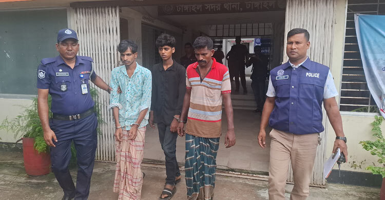 ভুল ট্রেন ধরায় সর্বনাশ! তরুণীকে দলবদ্ধ ধর্ষণ, আদালতে স্বীকারোক্তি