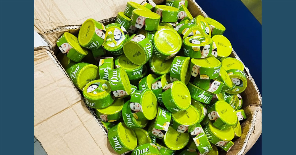 বিমানবন্দরে দুই যাত্রীর ব্যাগেজে মিলল প্লাটিনাম সিগারেট ও নিষিদ্ধ ক্রিম