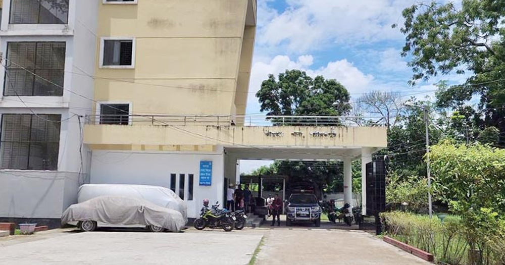 শরীয়তপুরে জঙ্গিবাদে উদ্বুদ্ধ সন্দেহে তরুণ গ্রেফতার