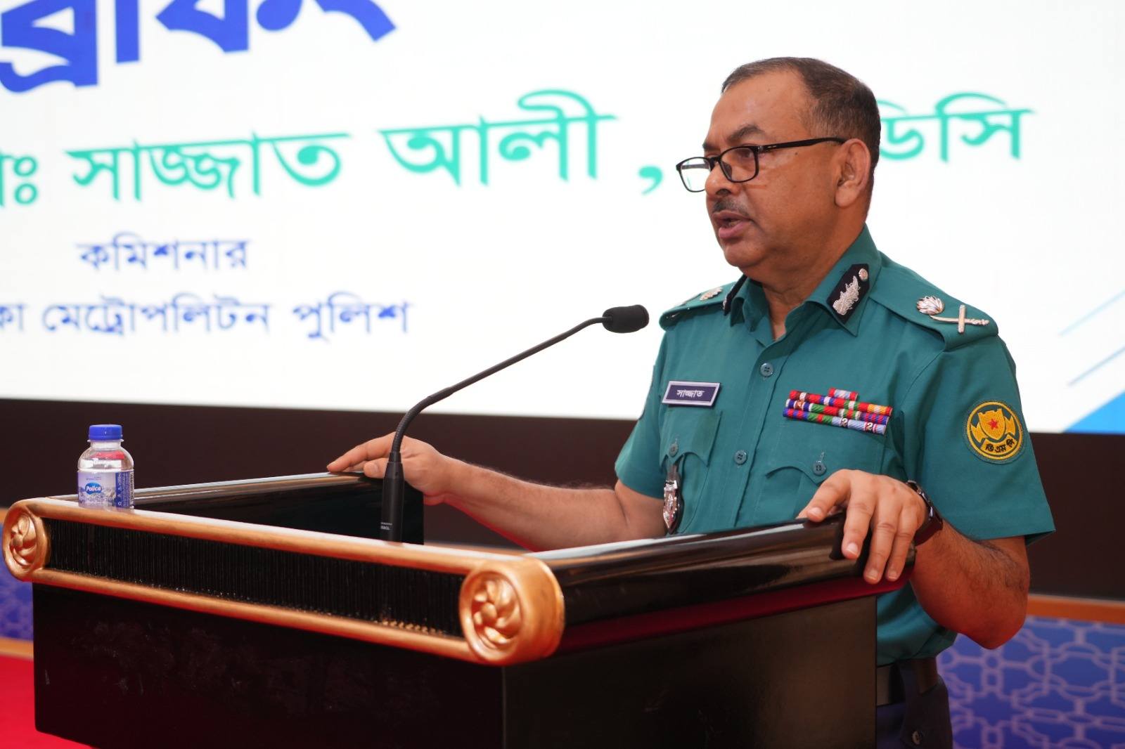 সুনাম-দুর্নাম আপনাদের কাজের ওপর নির্ভর করে, এসআইদের উদ্দেশে ডিএমপি কমিশনার