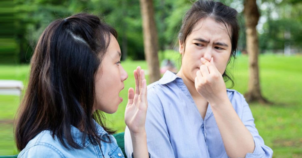 মুখের দুর্গন্ধ এড়াতে কী করবেন