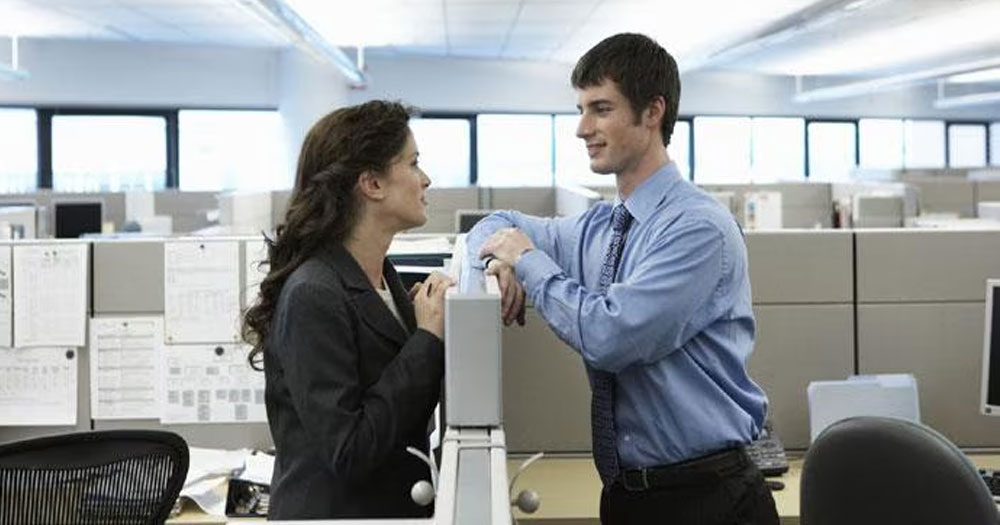 অফিসে প্রেম করার আগে জেনে রাখুন