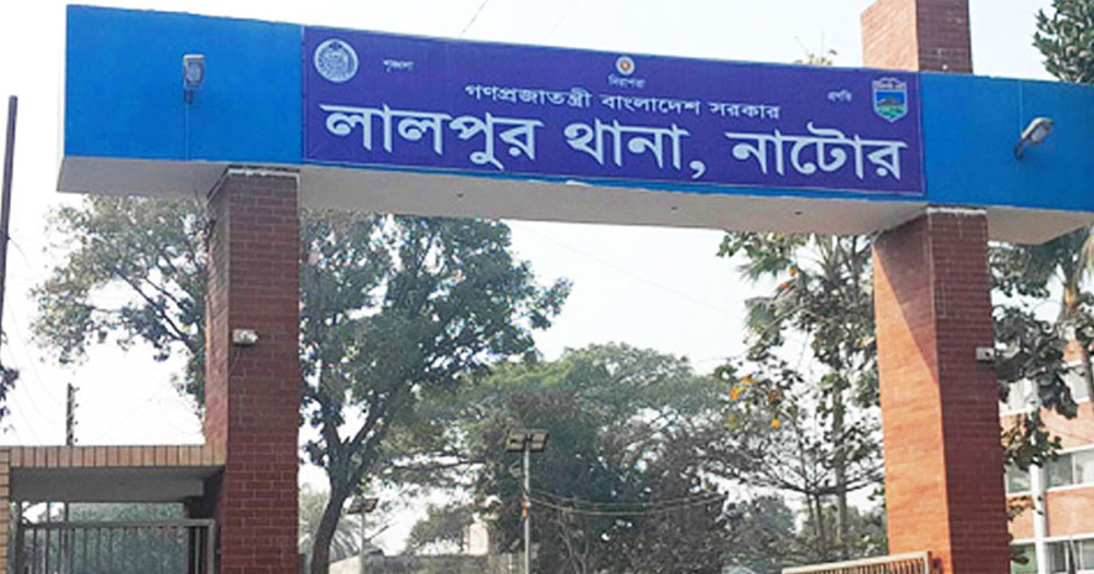 নাটোরে গৃহবধূর ঝুলন্ত মরদেহ উদ্ধার, শাশুড়ি আটক