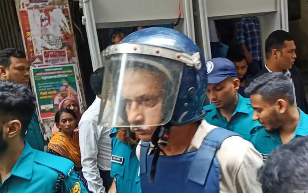 সাংবাদিক মোজাম্মেল বাবুকে গ্রেপ্তার দেখানো হলো চাঁদাবাজি মামলায়