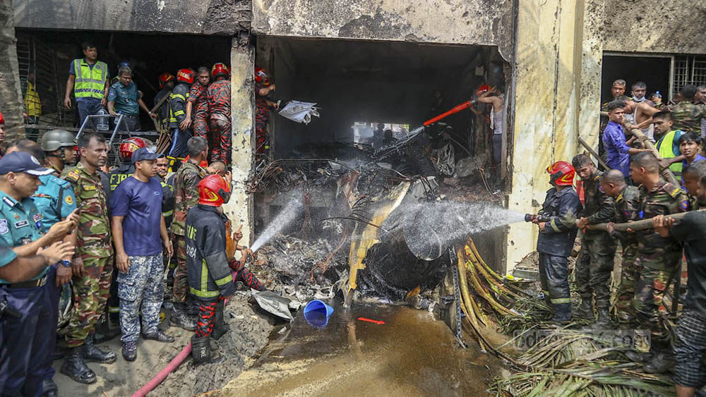 মাইলস্টোন ট্রাজেডি : সুস্থ হয়ে বাড়ি ফিরলেন শিক্ষার্থী ও শিক্ষিকা