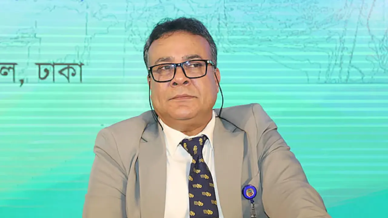 ‘এআই দিয়ে শিক্ষার্থীরা পরীক্ষা দিচ্ছে, প্রিন্সিপাল বসে চা খাচ্ছেন’