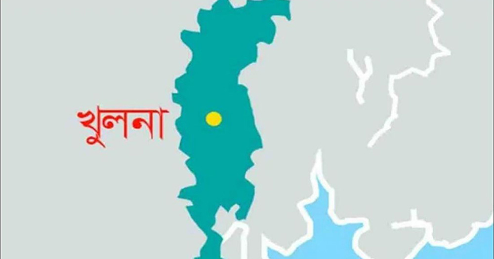 খুলনায় অ্যাম্বুলেন্স খাদে পড়ে প্রাণ গেল নারীর