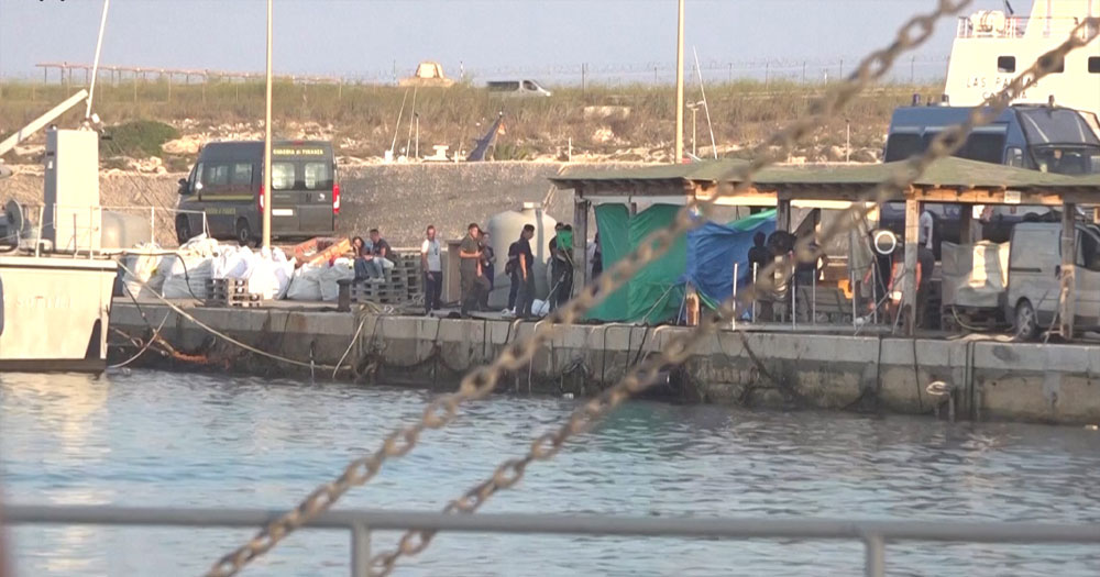 ইতালি উপকূলে জাহাজ ডুবে নিহত ২৬, জীবিত উদ্ধার ৬০