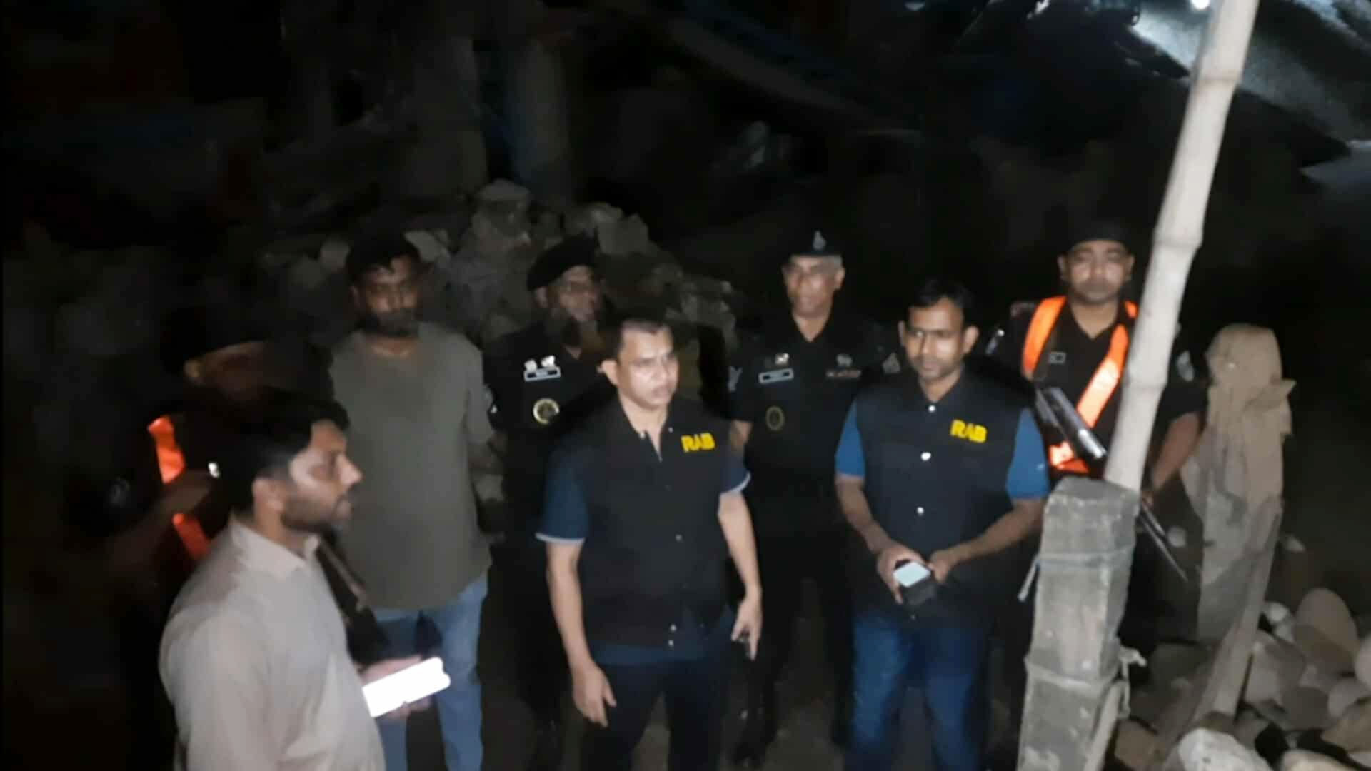 জামায়াত নেতার গদিসহ ৭ গদি তল্লাশিতে ভোলাগঞ্জ থেকে পাথর উদ্ধার