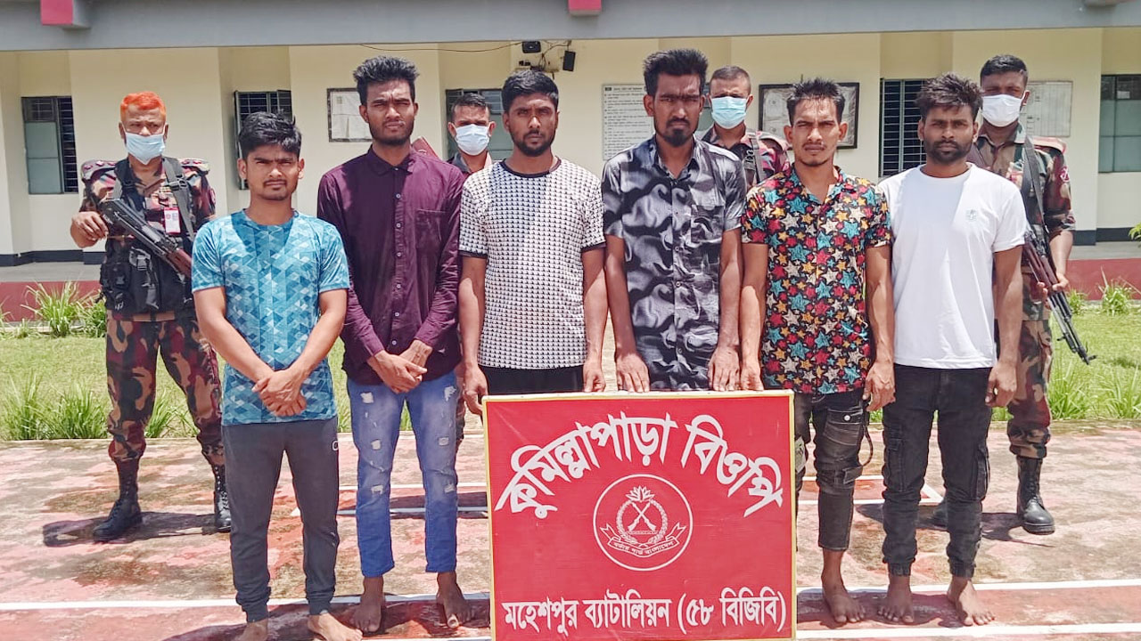 ঝিনাইদহে ভারত থেকে অনুপ্রবেশের দায়ে আটক ১৭