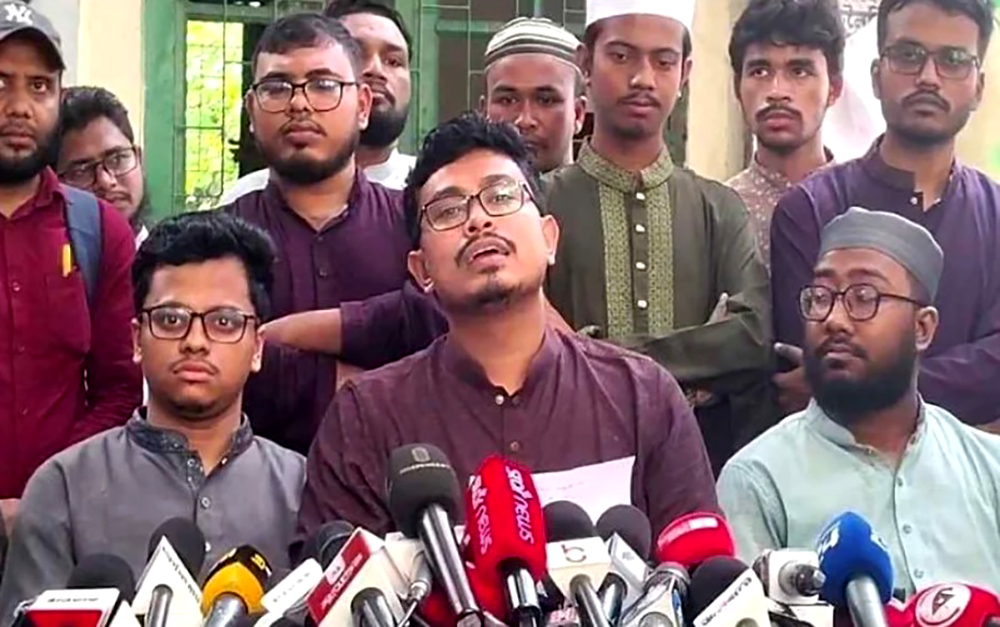 ডাকসুতে জিতলে কী কী করবেন, জানালেন সাদিক কায়েম