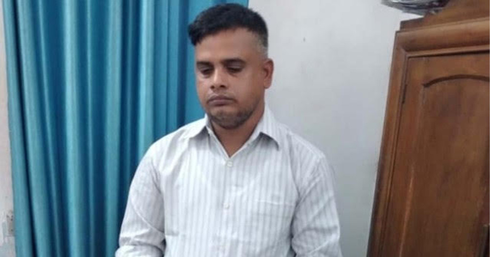 কারাগারে গাঁজা নিয়ে ঢোকার সময় কর্মচারী আটক