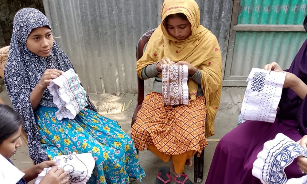 কুড়িগ্রামে হাতে তৈরি টুপি রপ্তানি হচ্ছে মধ্যপ্রাচ্যসহ বিভিন্ন দেশে
