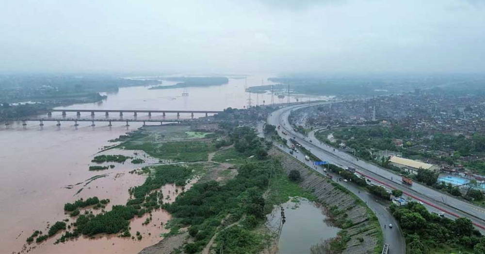 পাঞ্জাবে চার দশকের মধ্যে ভয়াবহ বন্যা, শঙ্কায় পাকিস্তান