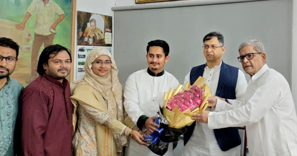 বিএনপির কার্যালয়ে এনসিপির নেতারা