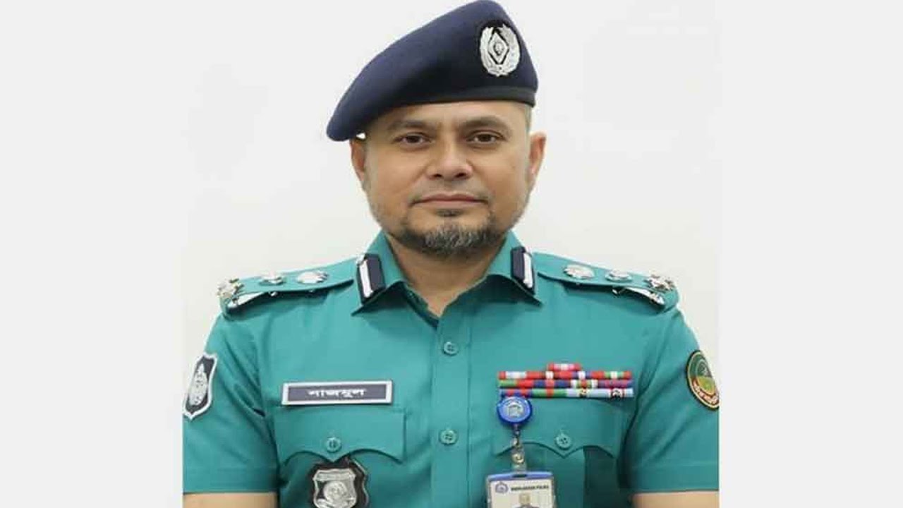 রাস্তা বন্ধ করে যাতায়াত করা গাজীপুরের পুলিশ কমিশনারকে প্রত্যাহার