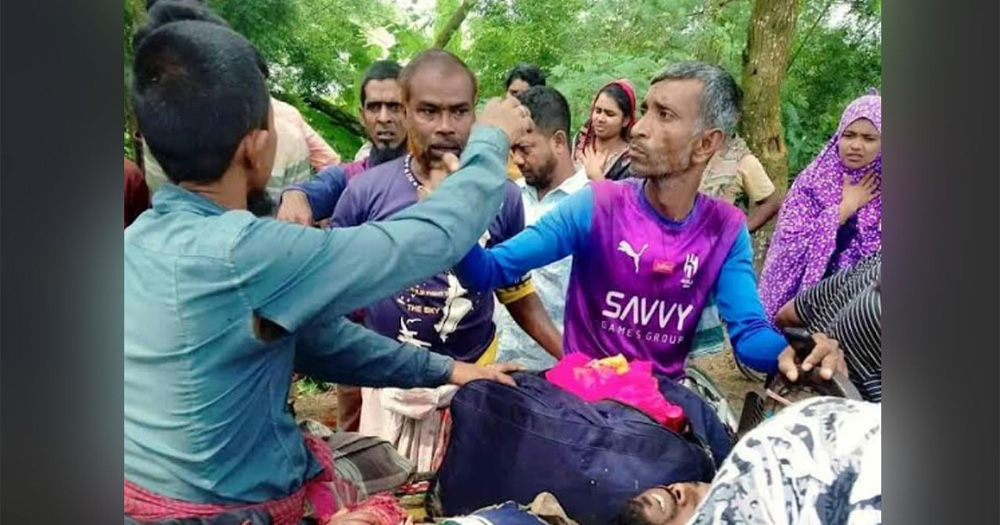 পাবনায় ট্রাক-মোটরসাইকেল সংঘর্ষে মা-মেয়ে নিহত