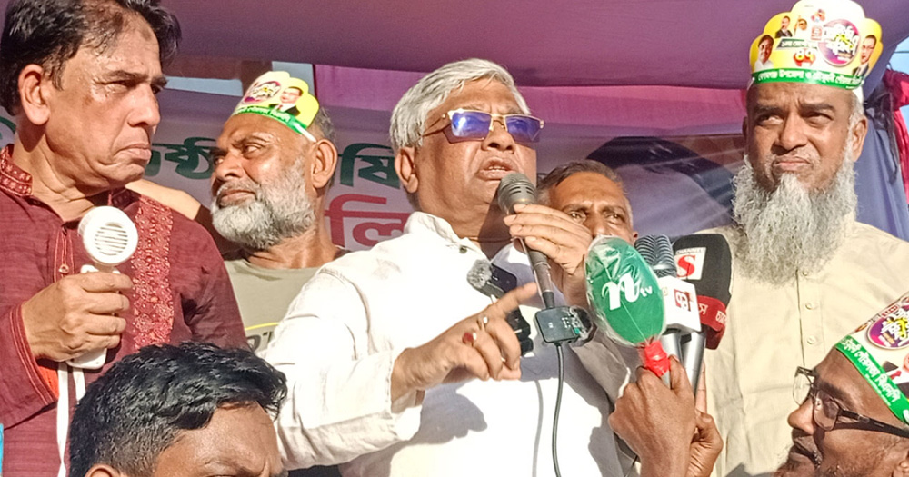 ‘পিআর খায় না গায়ে দেয় অনেকে জানে না’