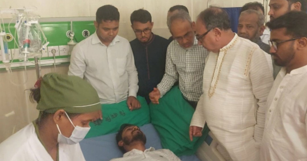 নুরকে দেখতে ঢামেকে মির্জা আব্বাস