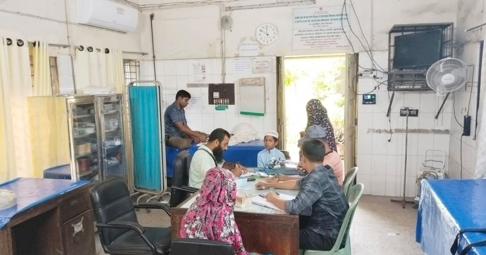 সাতক্ষীরার দেবহাটা স্বাস্থ্য কমপ্লেক্সে  চিকিৎসক সংকট