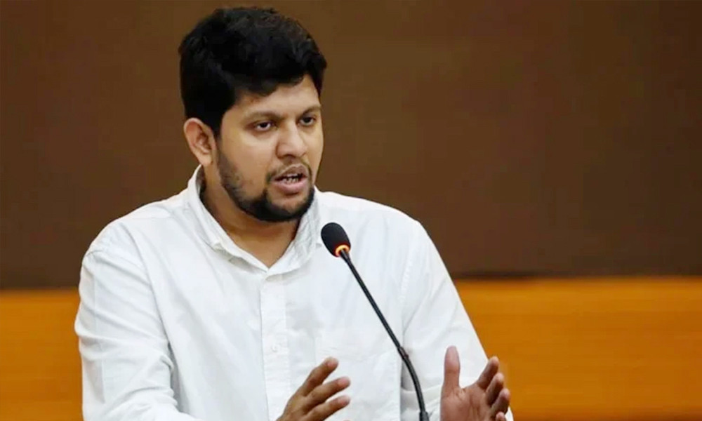 নির্বাচনী দ্বায়িত্ব পালনে গণমাধ্যমকে বাধা দেয়া হবে না : তথ্য উপদেষ্টা