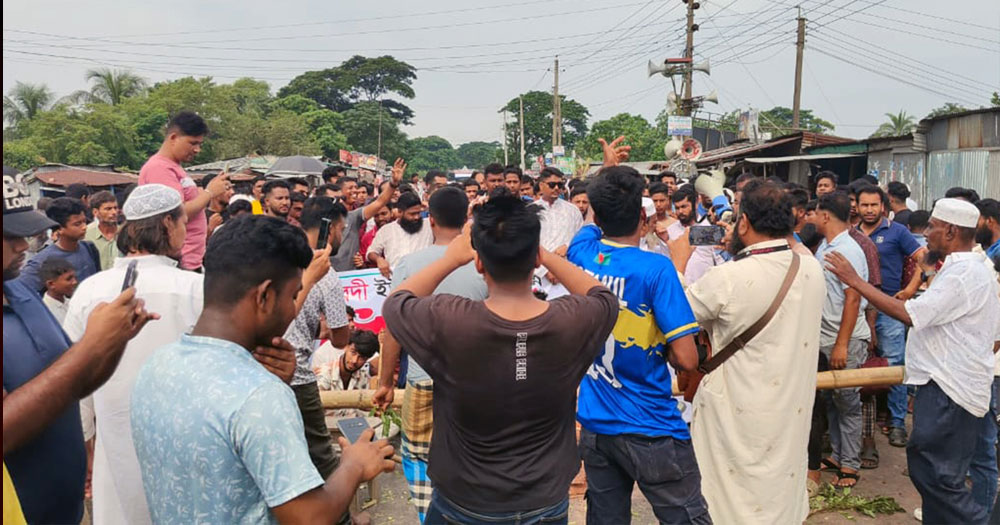 দুই মহাসড়ক অবরোধ, দক্ষিণাঞ্চলের সঙ্গে ঢাকার যান চলাচল বন্ধ