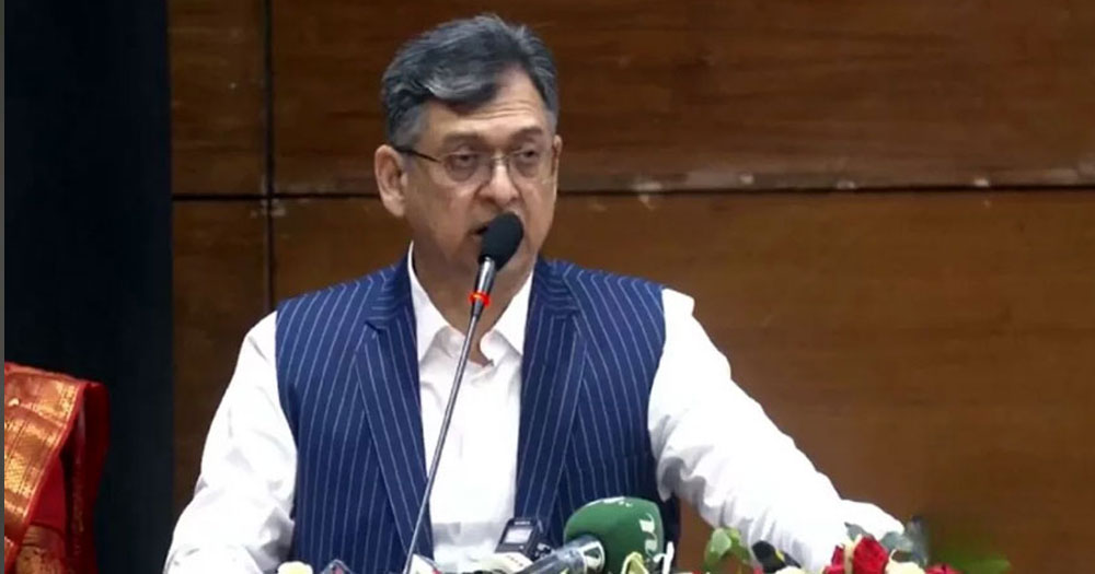 ডাকসুতে বিজয়ীদের অভিনন্দন জানালেন সালাহউদ্দিন আহমেদ