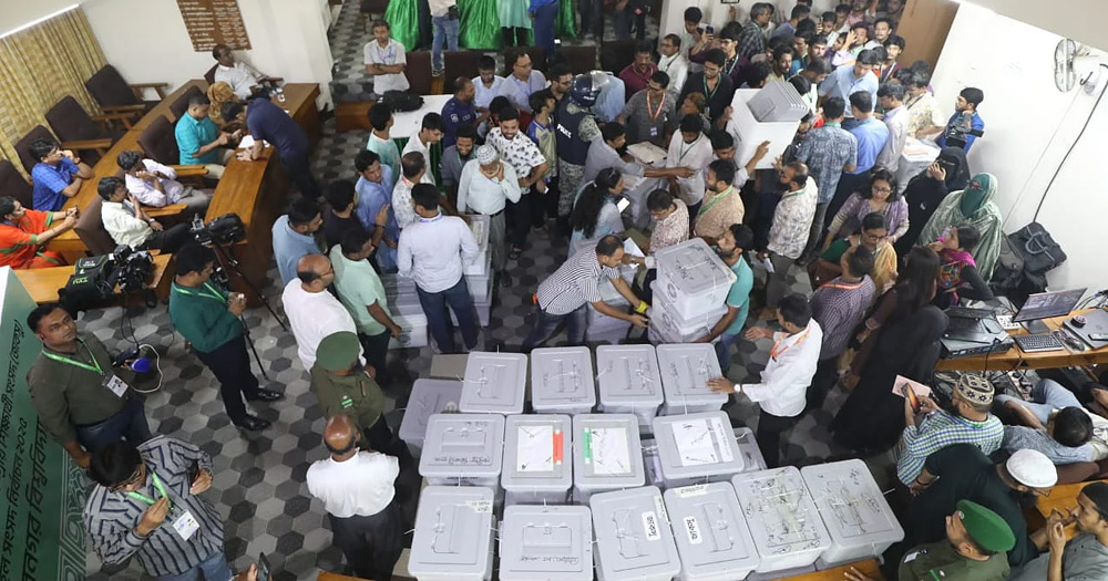 সিনেট হলে নেওয়া হচ্ছে ব্যালট বাক্স, সেখানেই ফল ঘোষণা