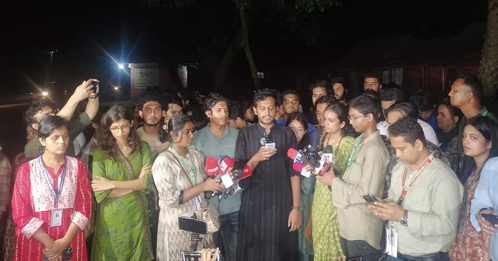 ভোট বর্জন করে পুনর্নির্বাচনের দাবি জাকসুর চার প্যানেলের