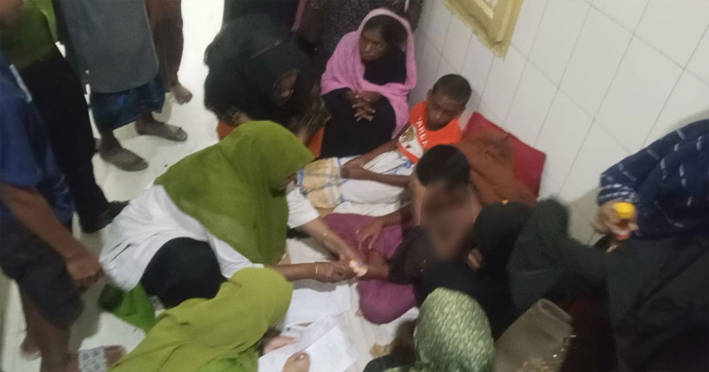 ঘুমের মধ্যে ভাগ্নের গায়ে পা লাগায় ২ মাদরাসাছাত্রকে বেধড়ক পেটালেন শিক্ষক