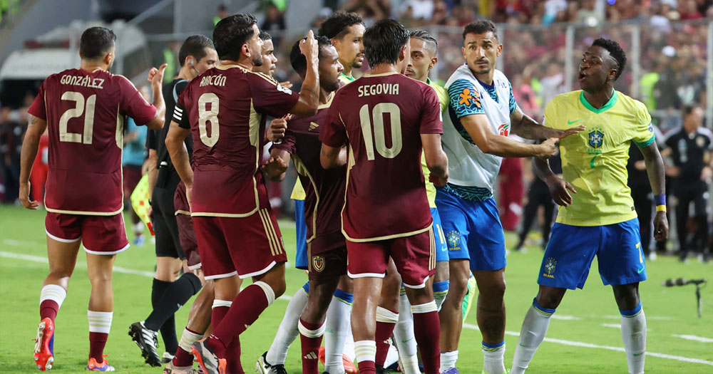 বিশ্বকাপে না ওঠায় বরখাস্ত দুই দেশের কোচ