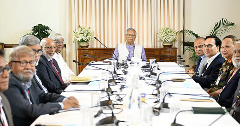 ছয় মাসের আগেই নতুন বেতনকাঠামো চূড়ান্ত হবে: প্রধান উপদেষ্টাকে কমিশন চেয়ারম্যান
