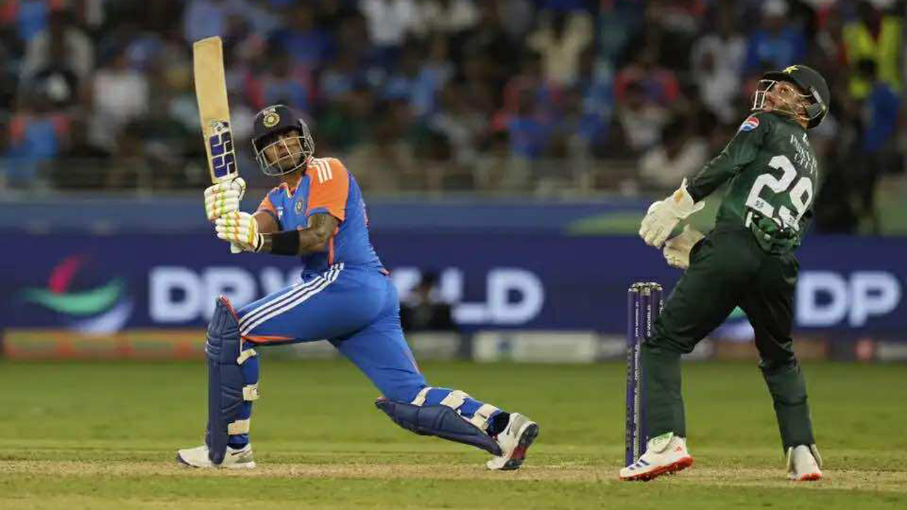 পাকিস্তানকে উড়িয়ে দিলো ভারত