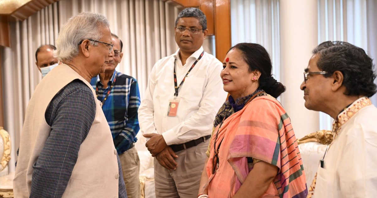 দুর্গাপূজার প্রস্তুতি নিয়ে হিন্দু ধর্মীয় নেতৃবৃন্দের সঙ্গে প্রধান উপদেষ্টার বৈঠক