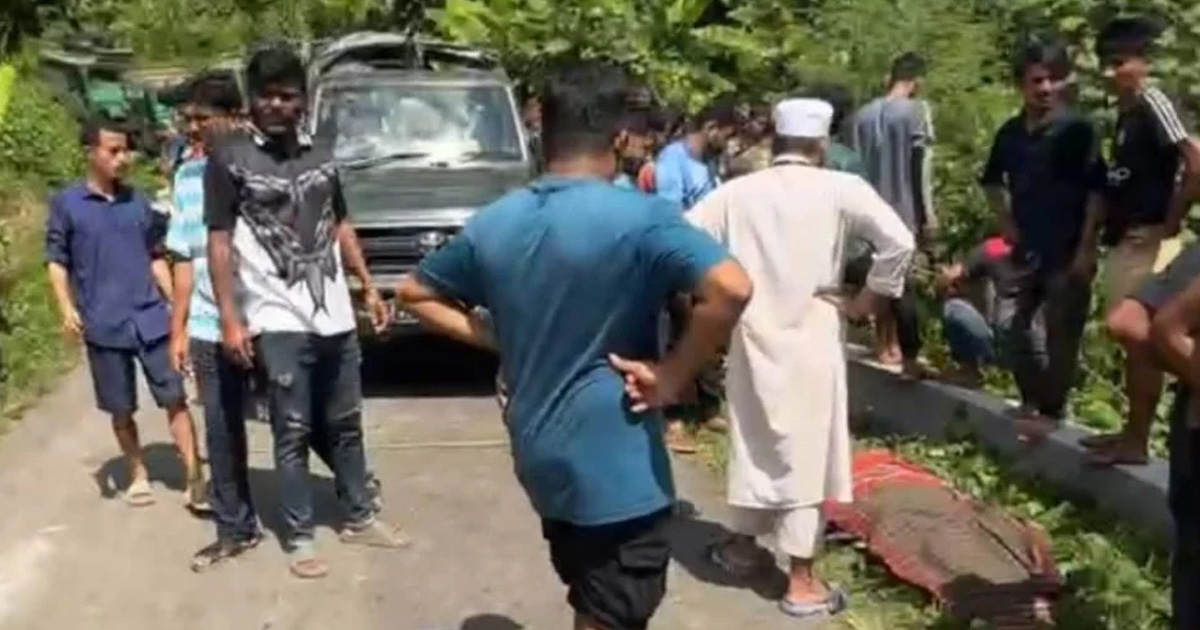 সাজেকে দুর্ঘটনা: খুবি ছাত্রী নিহত, আহত ১২