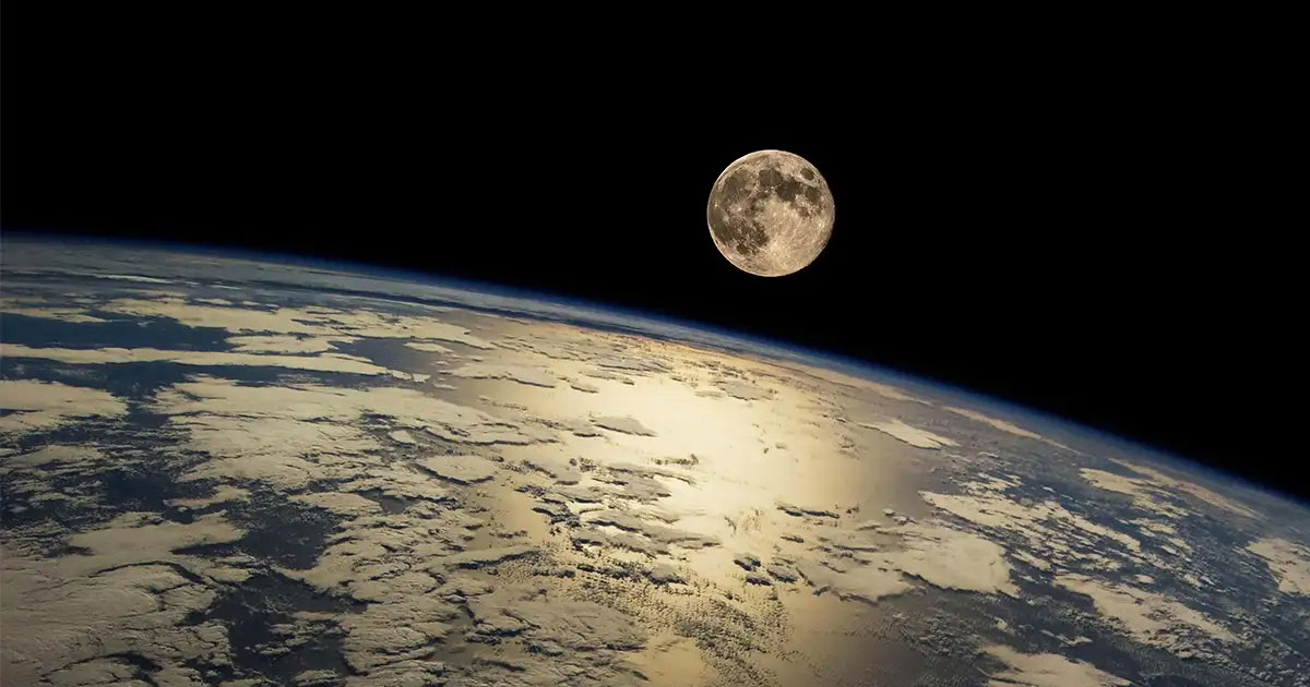 পৃথিবী থেকে দূরে সরে যাচ্ছে চাঁদ, কারণ কী