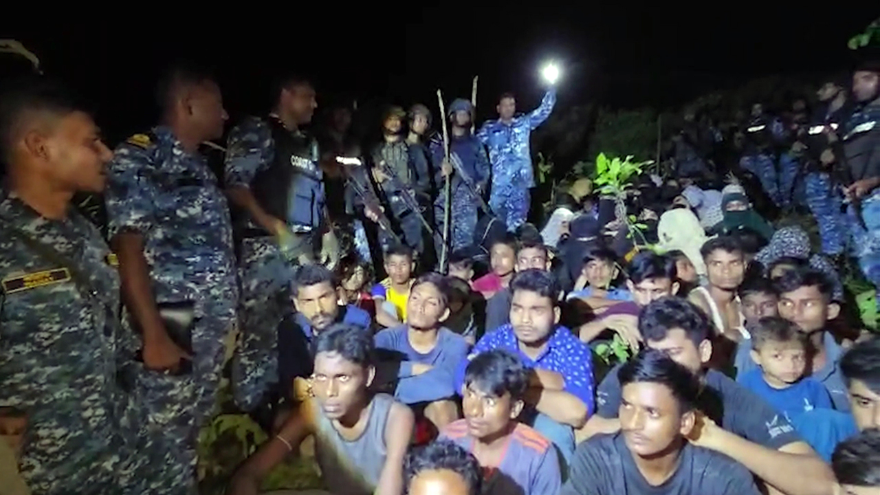 গহীন পাহাড় থেকে টেকনাফে নারী-শিশুসহ অপহৃত ৬৬ জন উদ্ধার