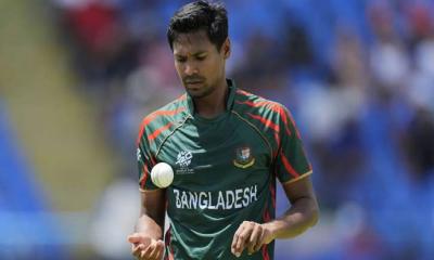 উইকেট শিকারে সাকিবের পাশে মোস্তাফিজ