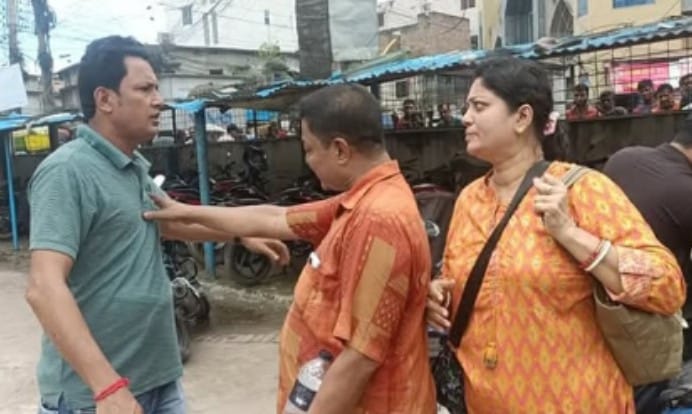 অবশেষে এক নারীর দুই স্বামী জামিনে মুক্ত
