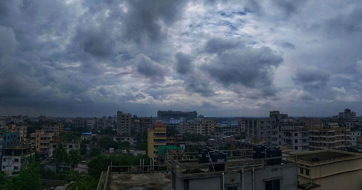 ঢাকায় হালকা বৃষ্টির সম্ভাবনা, তবে কমছে না গরম