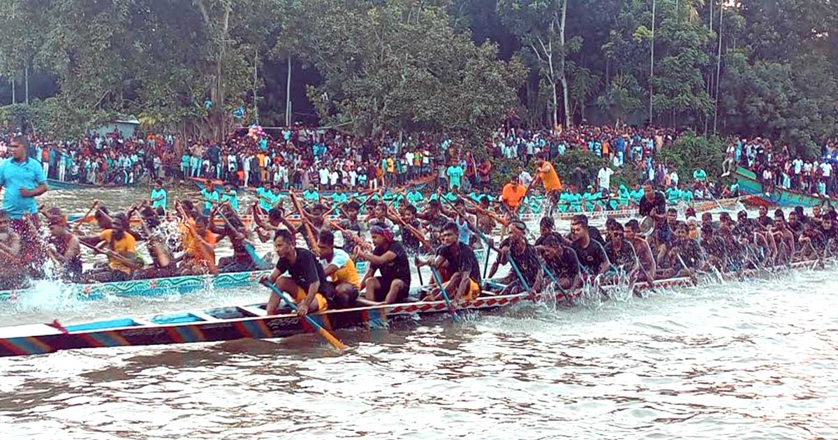 ফরিদপুরে কুমার নদে হয়ে গেল ঐতিহ্যবাহী নৌকাবাইচ