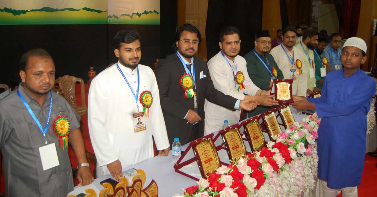 বগুড়ায় ৮শতাধিক শিক্ষার্থী পেলো বৃত্তি