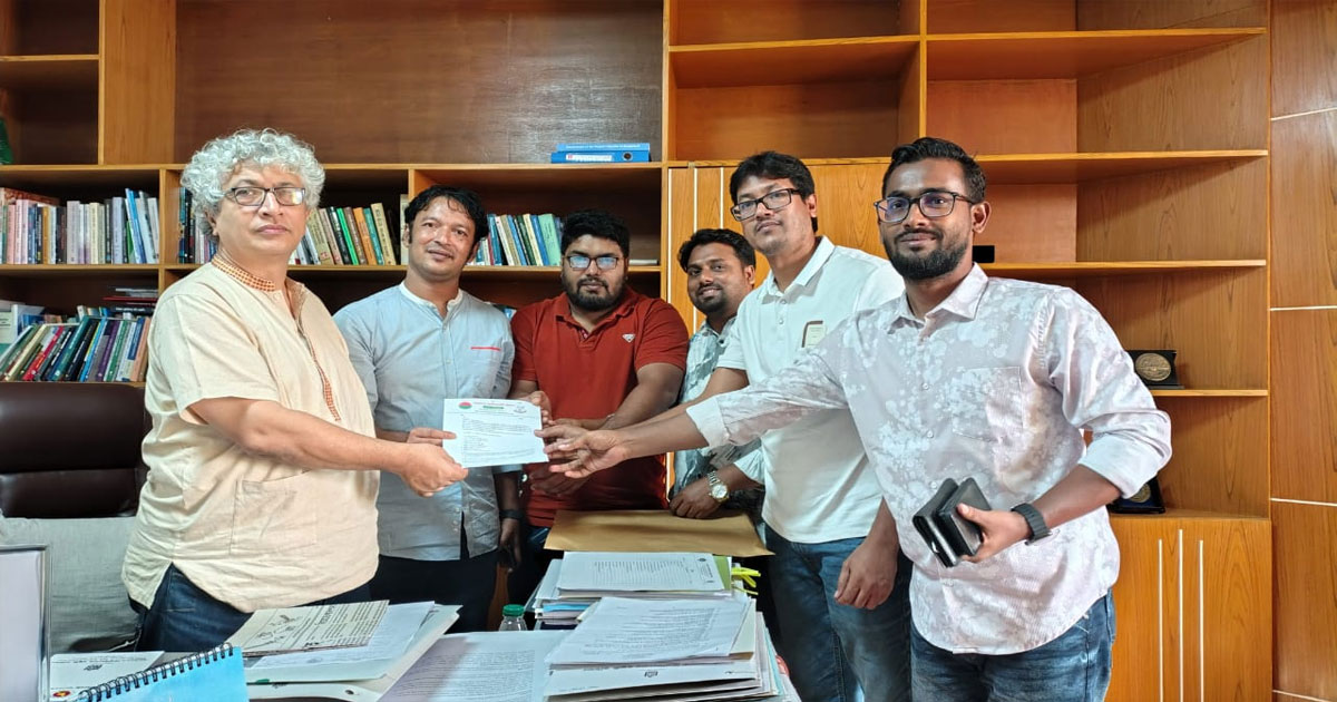 বিভিন্ন দাবিতে ইউজিসিতে জবি ছাত্রদলের স্মারকলিপি প্রদান