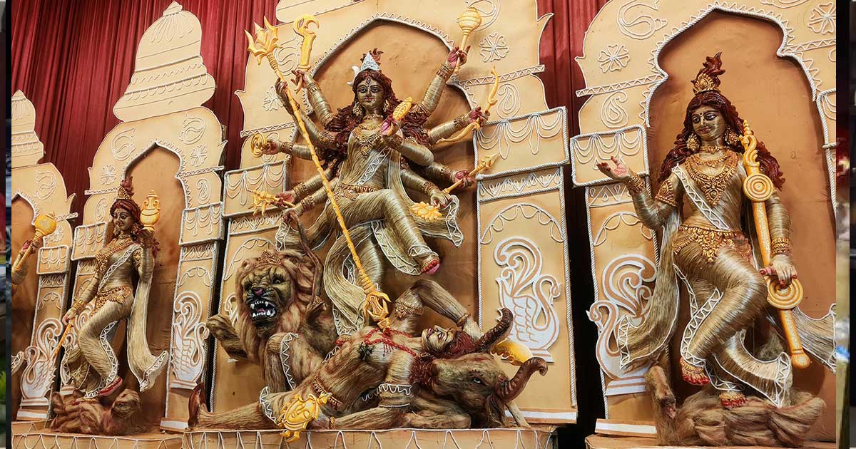 আজ বিজয়া দশমী, বিসর্জনের মধ্য দিয়ে শেষ হচ্ছে দুর্গাপূজা