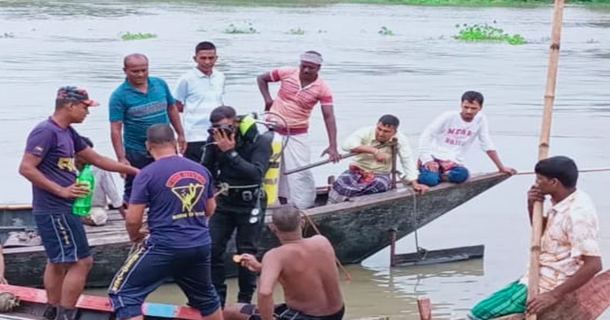গাজীপুরে প্রতিমা বিসর্জনের সময় নৌকাডুবি: নিখোঁজ আরও এক শিশুর মরদেহ উদ্ধার