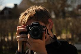 বেড়াতে গেলে মনের মতো ছবি-ভিডিও কেউ তুলতে পারে না? নিজেই শিখে নিন নিখুঁতভাবে তোলার উপায়